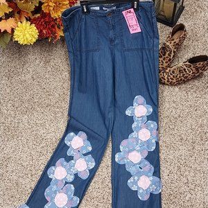 2920 Size 8 Tribal Loose Fitting Appliqued Upcycled Jeans